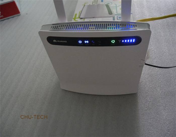 Original HUAWEI B593 B593s-22 4G LTE 150Mbps CPE Router + 4G antenna